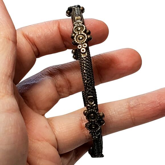 Silver Tone Decorative Bangle Bracelet 9" Vtg - Picture 2 of 4